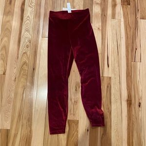 Deep Red Velvet Fabletics Leggings! NWT♥️